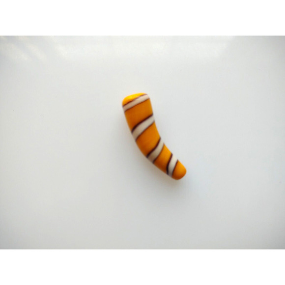 (1) Vintage Large Japanese Glass Horn Bead Jewelry Crafts NOS 30mm Japan 1950's - Picture 4 of 4